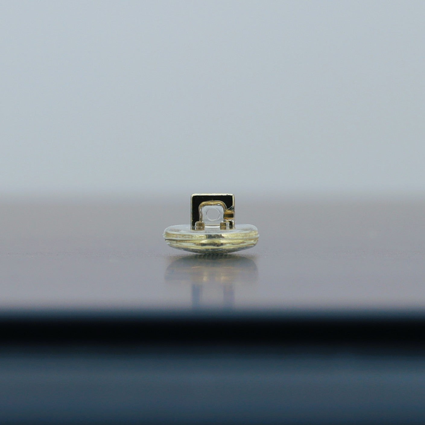 NP-8022 15 mm PVC insteek pad Ray-Ban goud